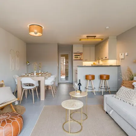 Aude De - Near The With Free Garagebox Apartment