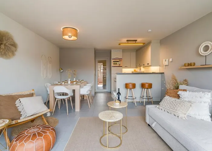 Aude De - Near The With Free Garagebox Apartment